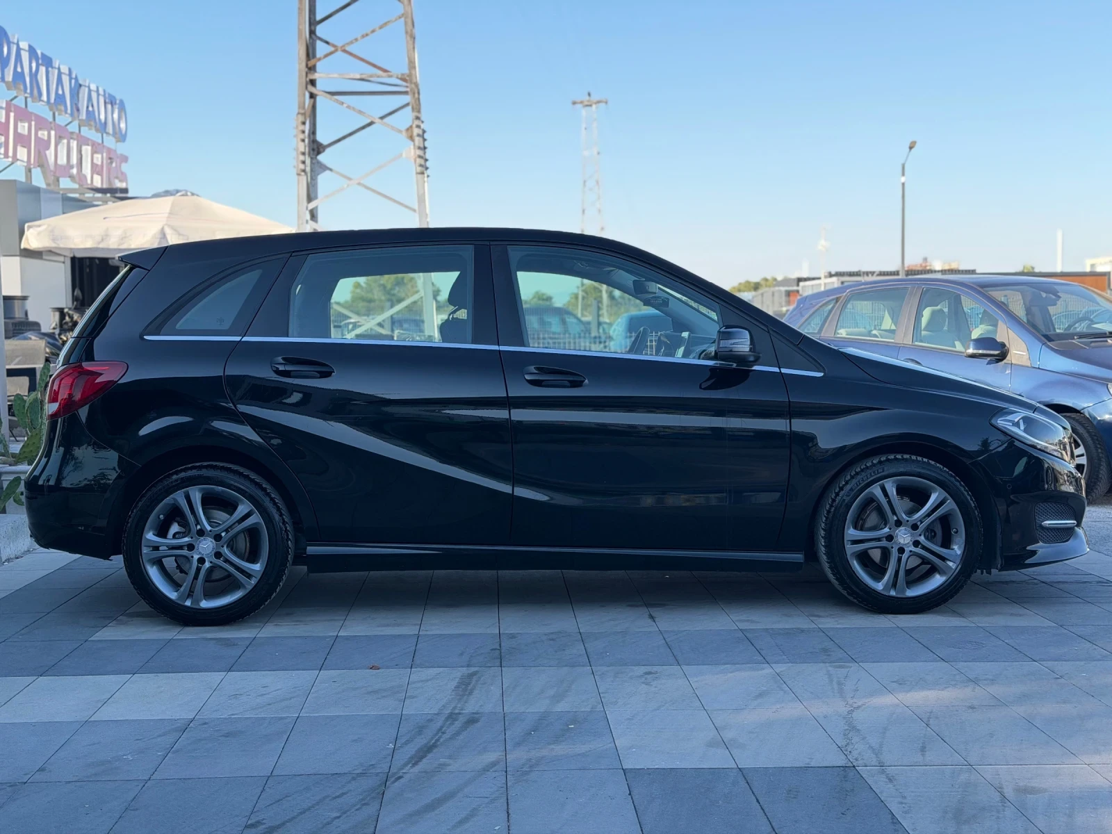 Mercedes-Benz B 180 * Facelift* АВТОМАТИК* 2016* , снимка 7 - Автомобили и джипове - 56131604