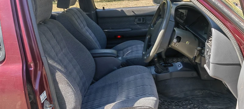 Toyota Hilux, снимка 13 - Автомобили и джипове - 51635154