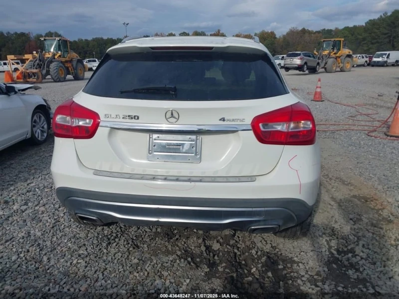 Mercedes-Benz GLA 250 * 4MATIC * CARFAX * БЕЗ ПЪРВОНАЧАЛНА ВНОСКА, снимка 16 - Автомобили и джипове - 52888421