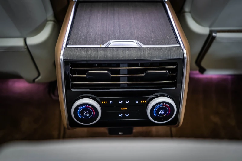 Land Rover Range rover SV * Meridian* Pano* TV, снимка 15 - Автомобили и джипове - 53164455