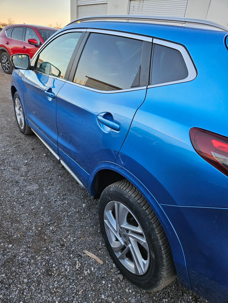Nissan Qashqai, снимка 16 - Автомобили и джипове - 53259893
