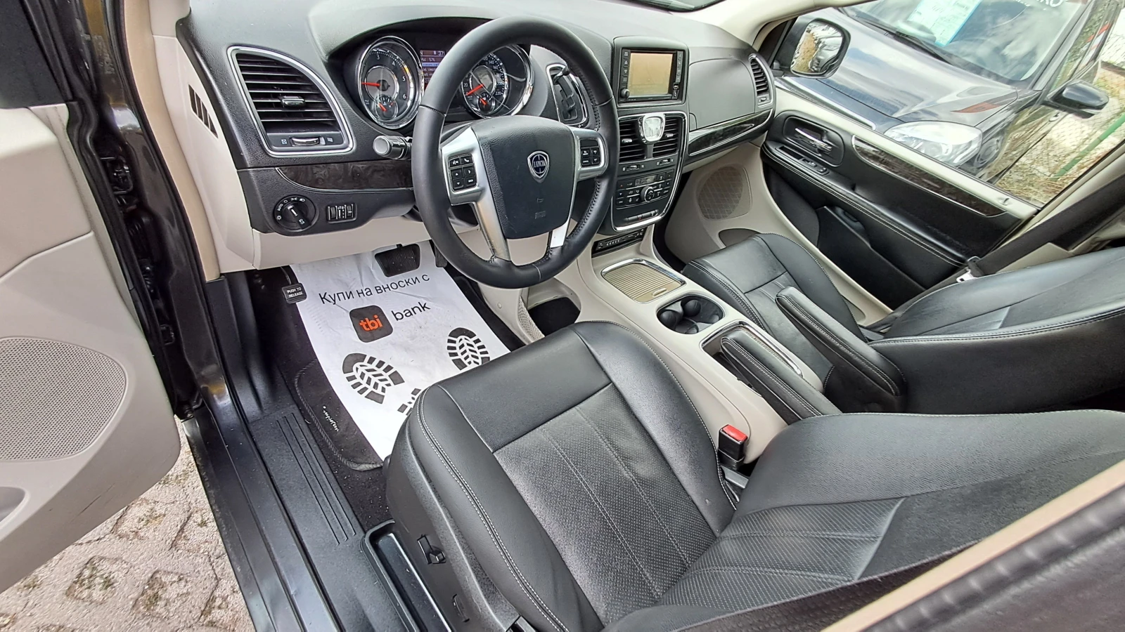 Lancia Voyager FULL 7-МЕСТА РЕАЛНИ КМ ИЗКЛЮЧИТЕЛН СЕРВ КНИЖ УНИКТ, снимка 5 - Автомобили и джипове - 46613607