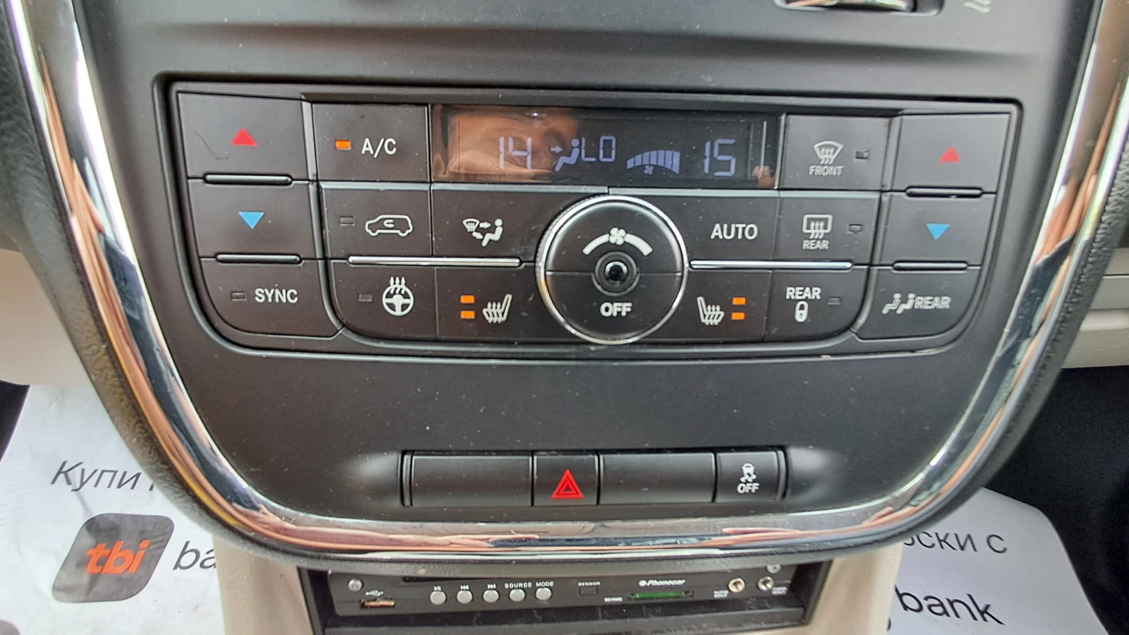 Lancia Voyager FULL 7-МЕСТА РЕАЛНИ КМ ИЗКЛЮЧИТЕЛН СЕРВ КНИЖ УНИКТ, снимка 14 - Автомобили и джипове - 46613607