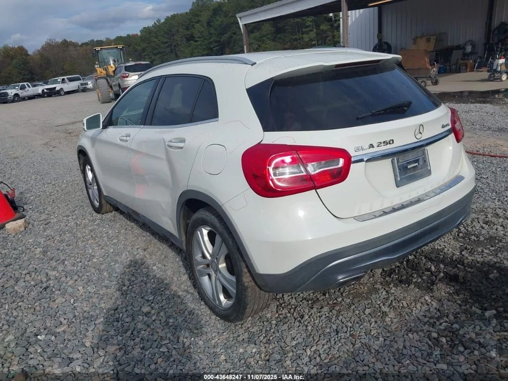 Mercedes-Benz GLA 250 * 4MATIC * CARFAX * БЕЗ ПЪРВОНАЧАЛНА ВНОСКА - изображение 3