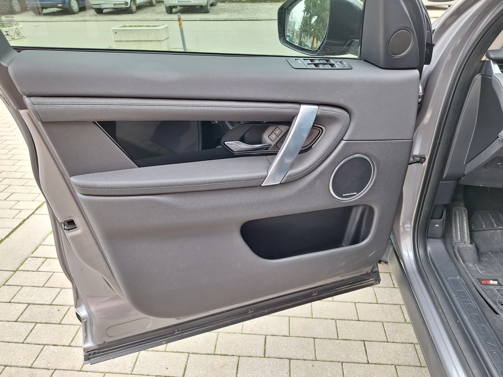 Land Rover Discovery Sport 2.0D/m-hev 4x4 Full!, снимка 6 - Автомобили и джипове - 54143253