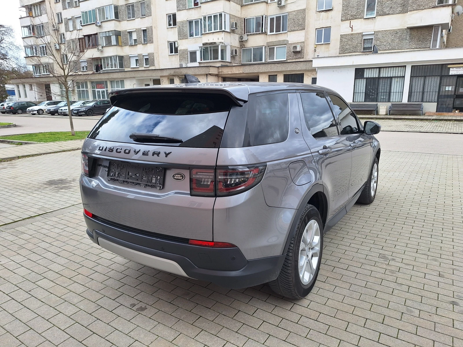 Land Rover Discovery Sport 2.0D/m-hev 4x4 Full!, снимка 11 - Автомобили и джипове - 54143253