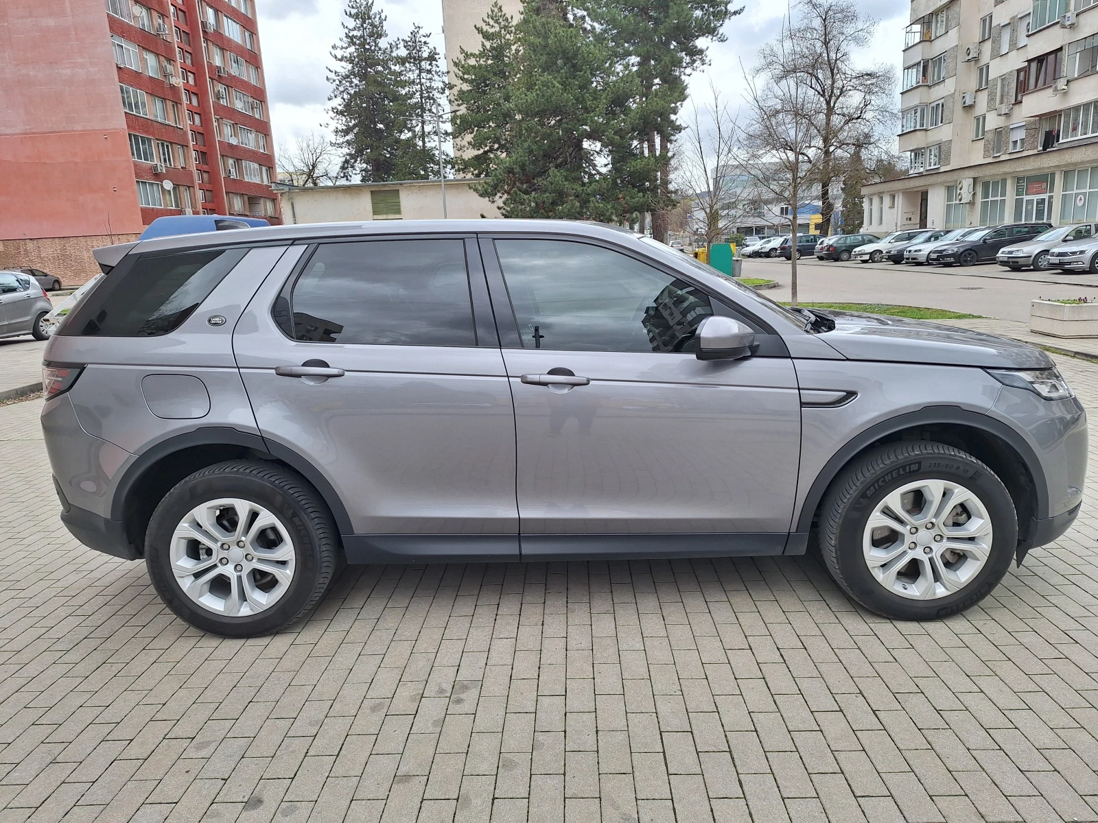 Land Rover Discovery Sport 2.0D/m-hev 4x4 Full!, снимка 13 - Автомобили и джипове - 54143253