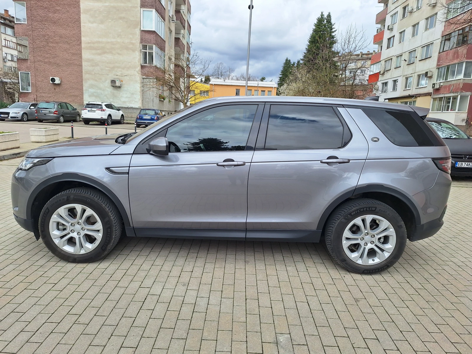 Land Rover Discovery Sport 2.0D/m-hev 4x4 Full!, снимка 5 - Автомобили и джипове - 54143253