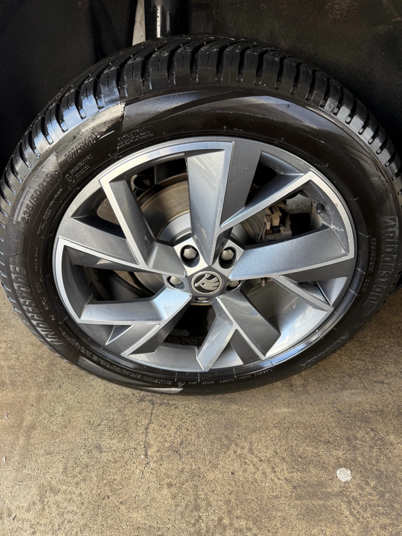 Skoda Kodiaq Sport line/Дигитално табло/7 места/ДДС, снимка 6 - Автомобили и джипове - 54196768