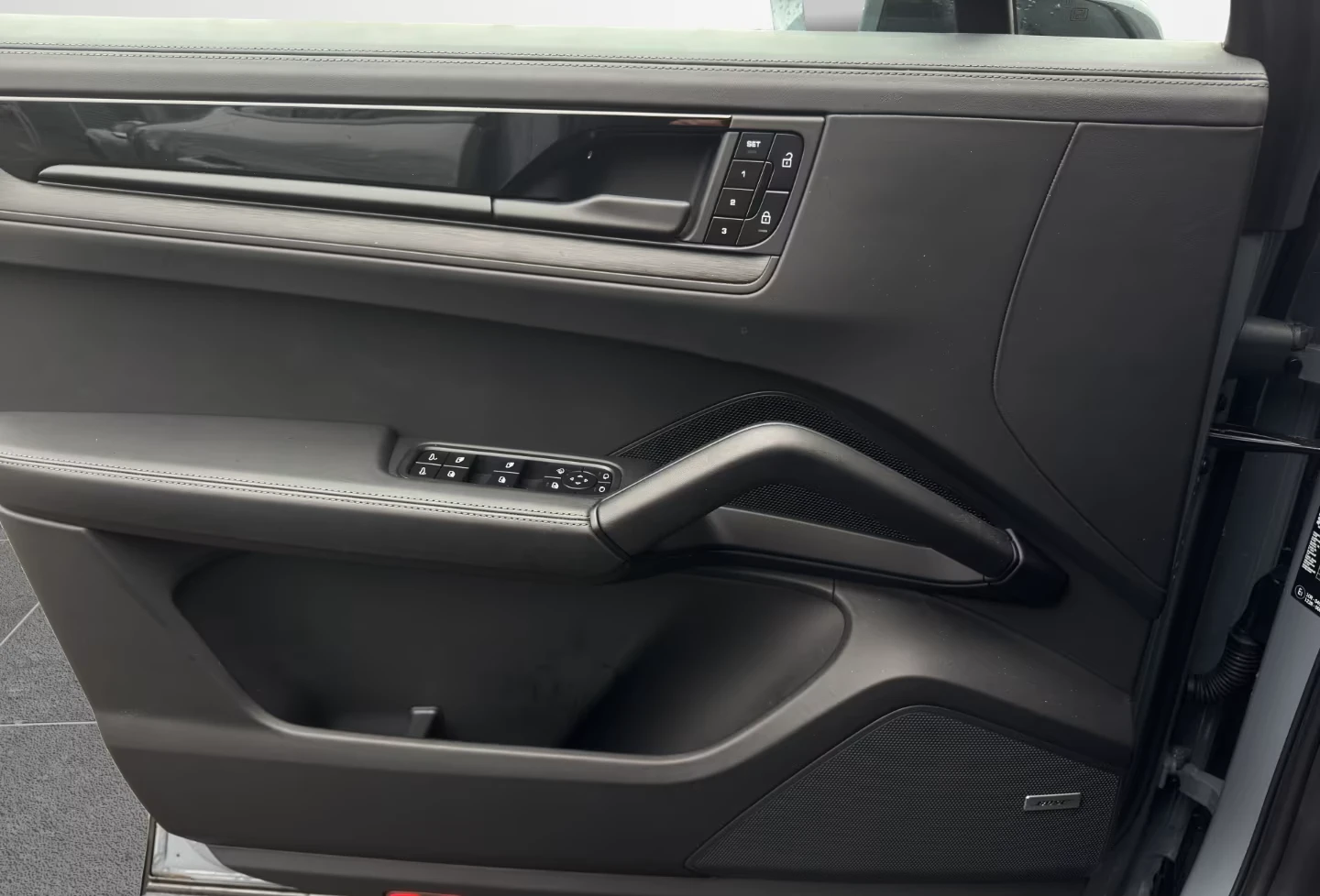 Porsche Cayenne GTS* HEAD-UP* PANO* DISTR* MEMORY* KEYLESS* BOSE* , снимка 9 - Автомобили и джипове - 54451756