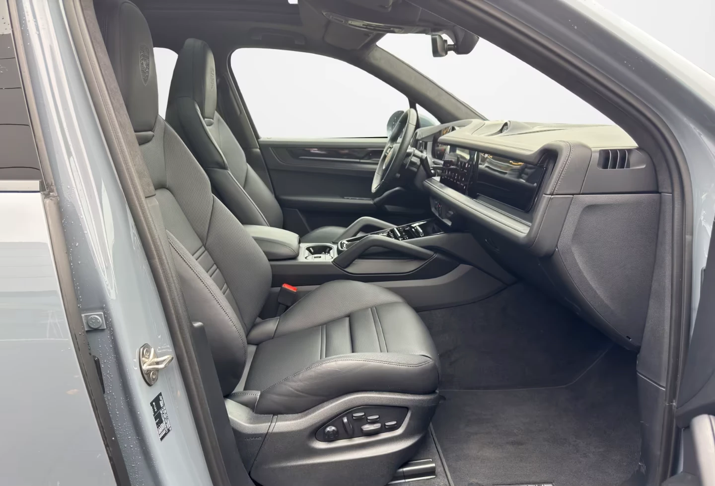 Porsche Cayenne GTS* HEAD-UP* PANO* DISTR* MEMORY* KEYLESS* BOSE* , снимка 13 - Автомобили и джипове - 54451756