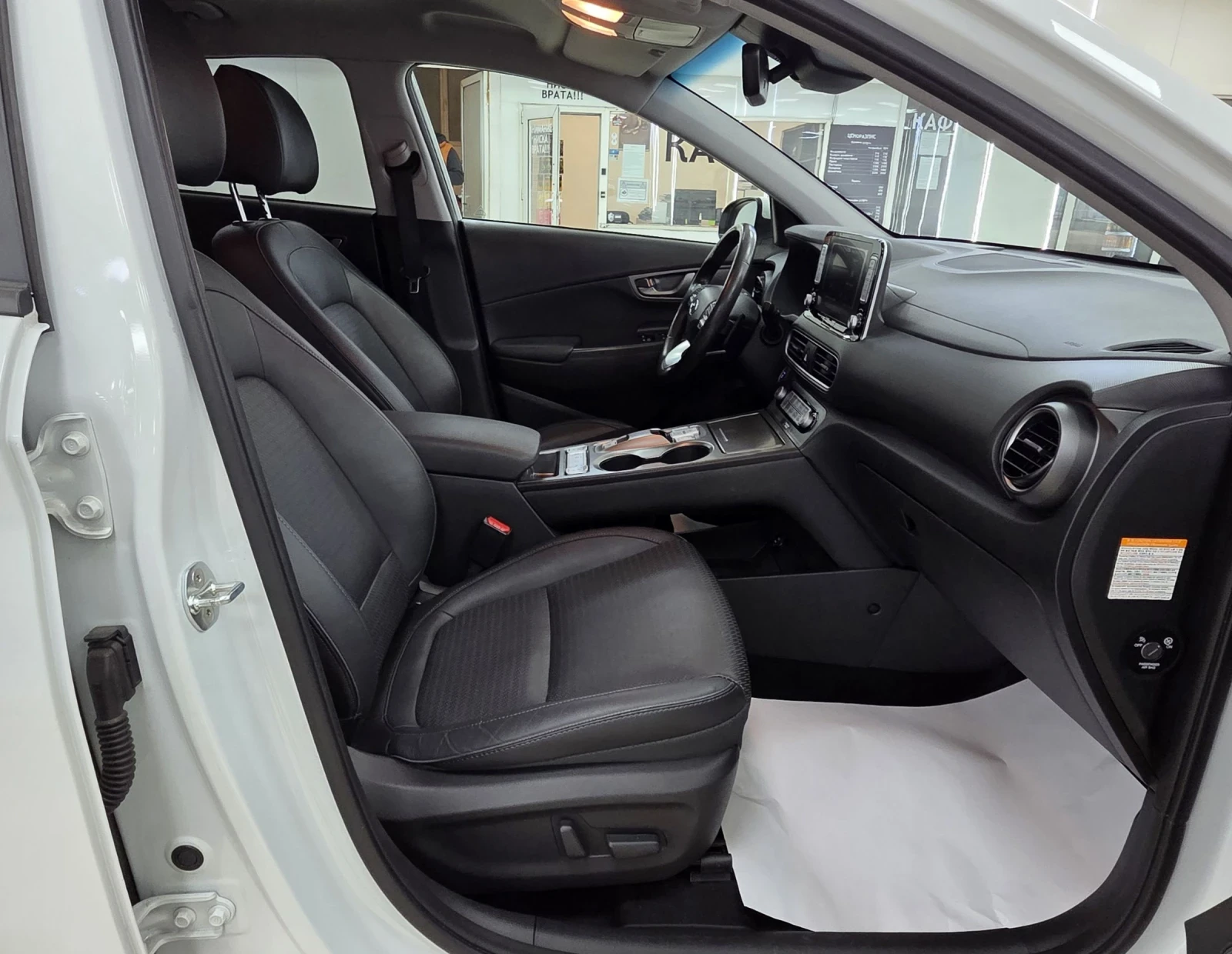Hyundai Kona 64KWh/Premium/SOH100%, снимка 9 - Автомобили и джипове - 54530221