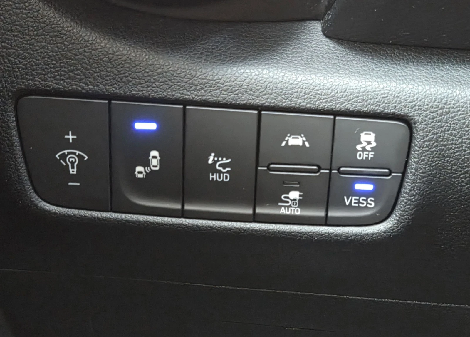 Hyundai Kona 64KWh/Premium/SOH100%, снимка 12 - Автомобили и джипове - 54530221