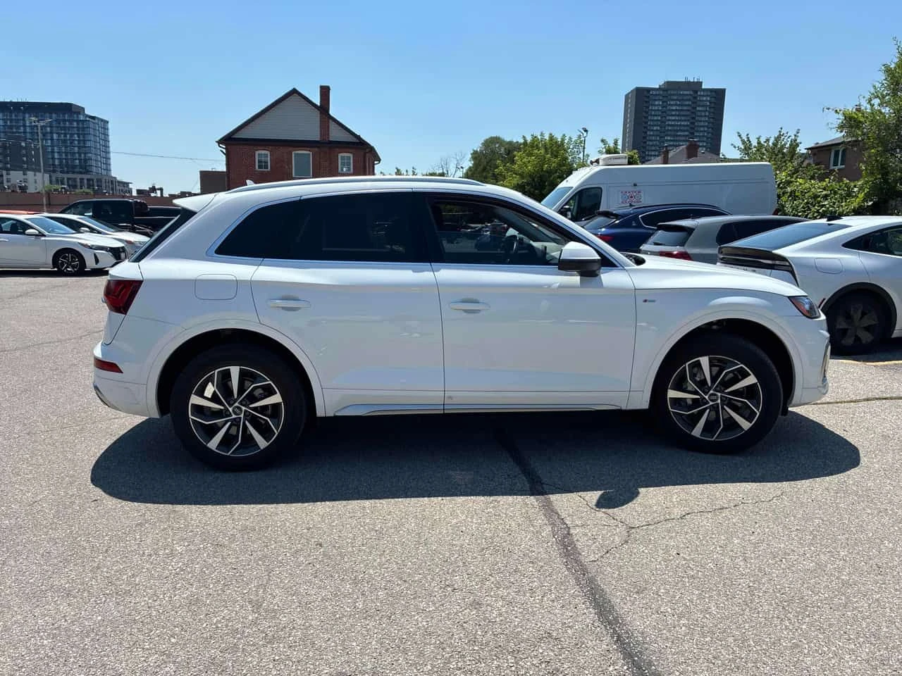 Audi Q5 * Progressiv * CARFAX * ОПЦИЯ ЗА ФИНАНСИРАНЕ , снимка 3 - Автомобили и джипове - 55355733