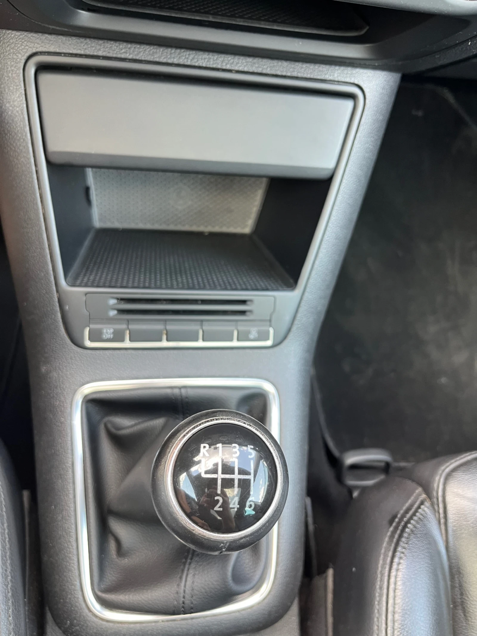 VW Tiguan 2.0TDI Highline Panorama, снимка 11 - Автомобили и джипове - 55573897
