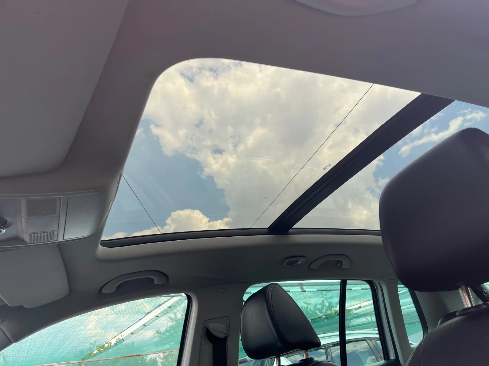 VW Tiguan 2.0TDI Highline Panorama, снимка 12 - Автомобили и джипове - 55573897