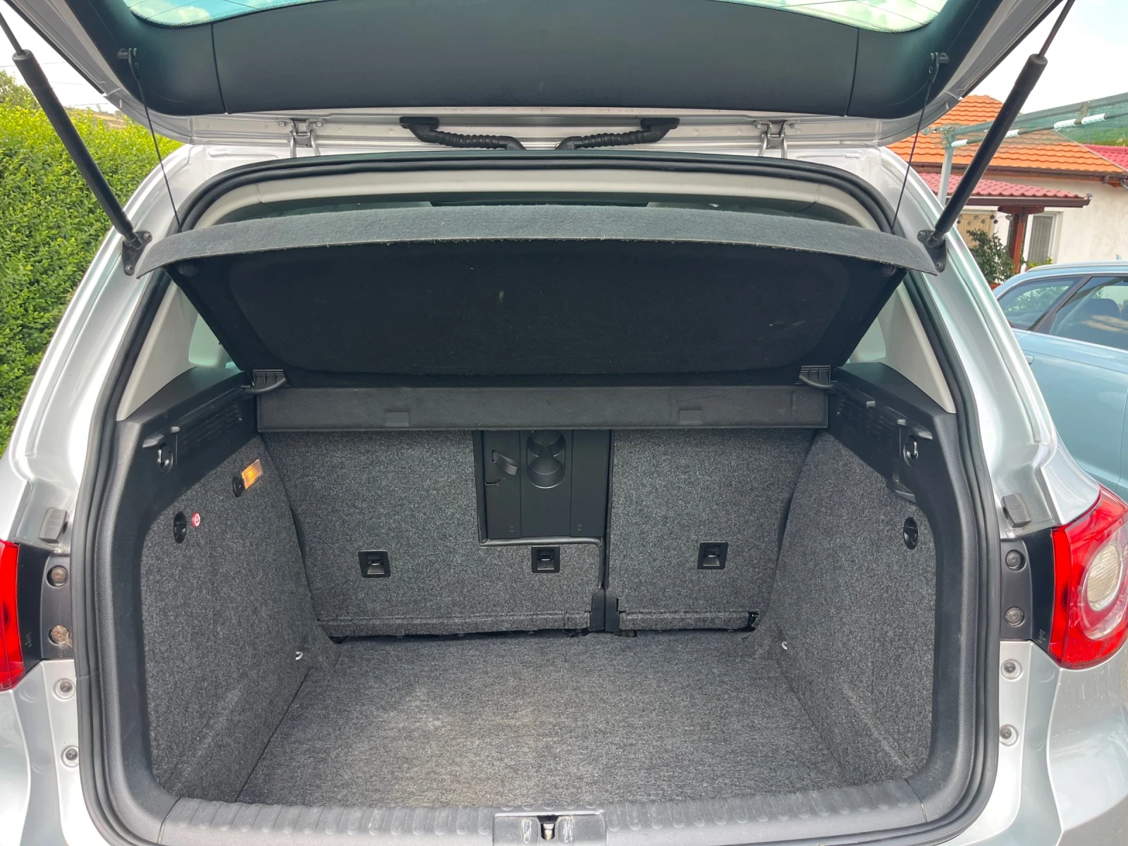 VW Tiguan 2.0TDI Highline Panorama, снимка 16 - Автомобили и джипове - 55573897