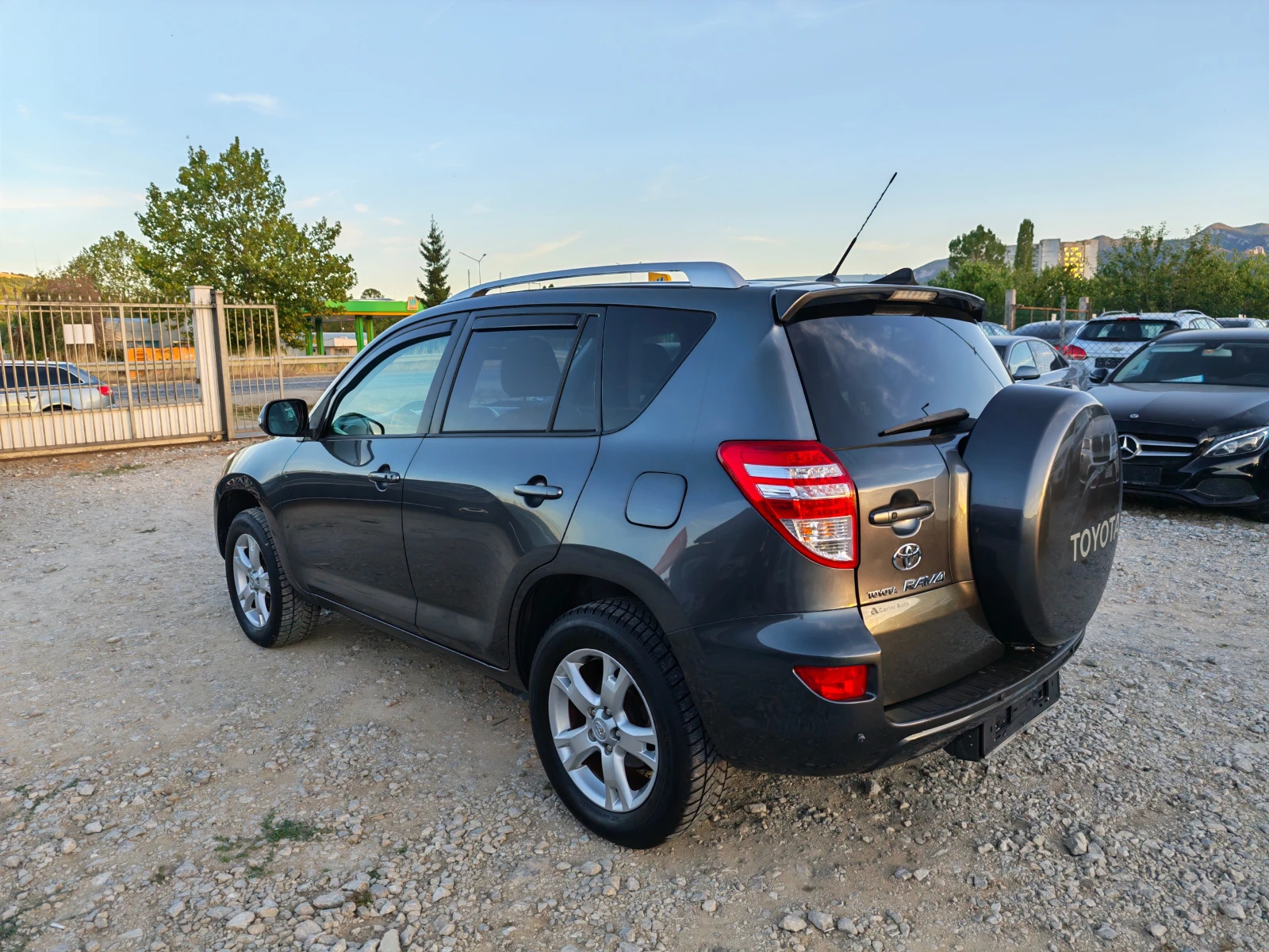 Toyota Rav4 2.0 Бензин .Газ .Автомат, снимка 8 - Автомобили и джипове - 55958974