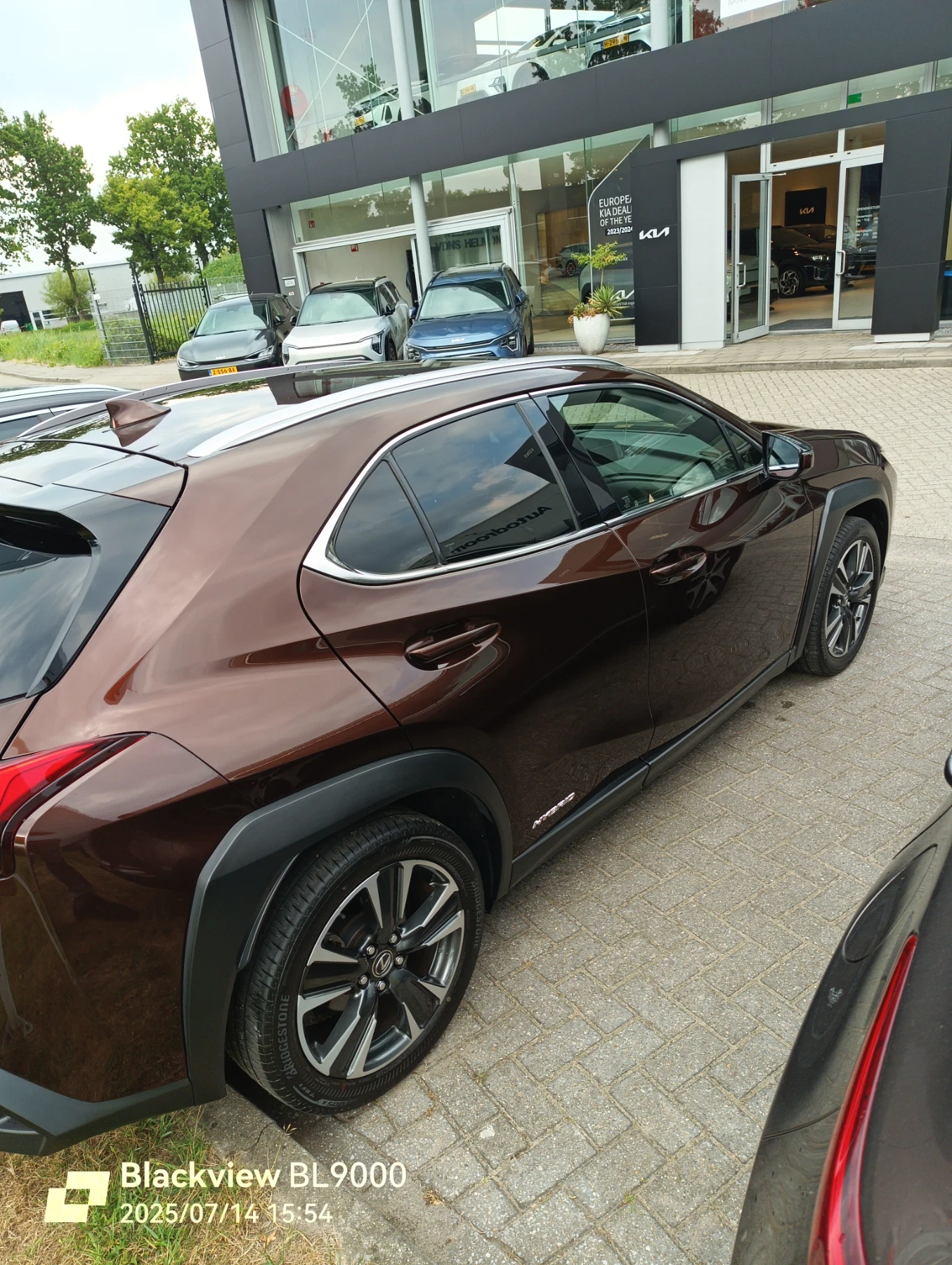 Lexus UX 250h, снимка 6 - Автомобили и джипове - 56245779