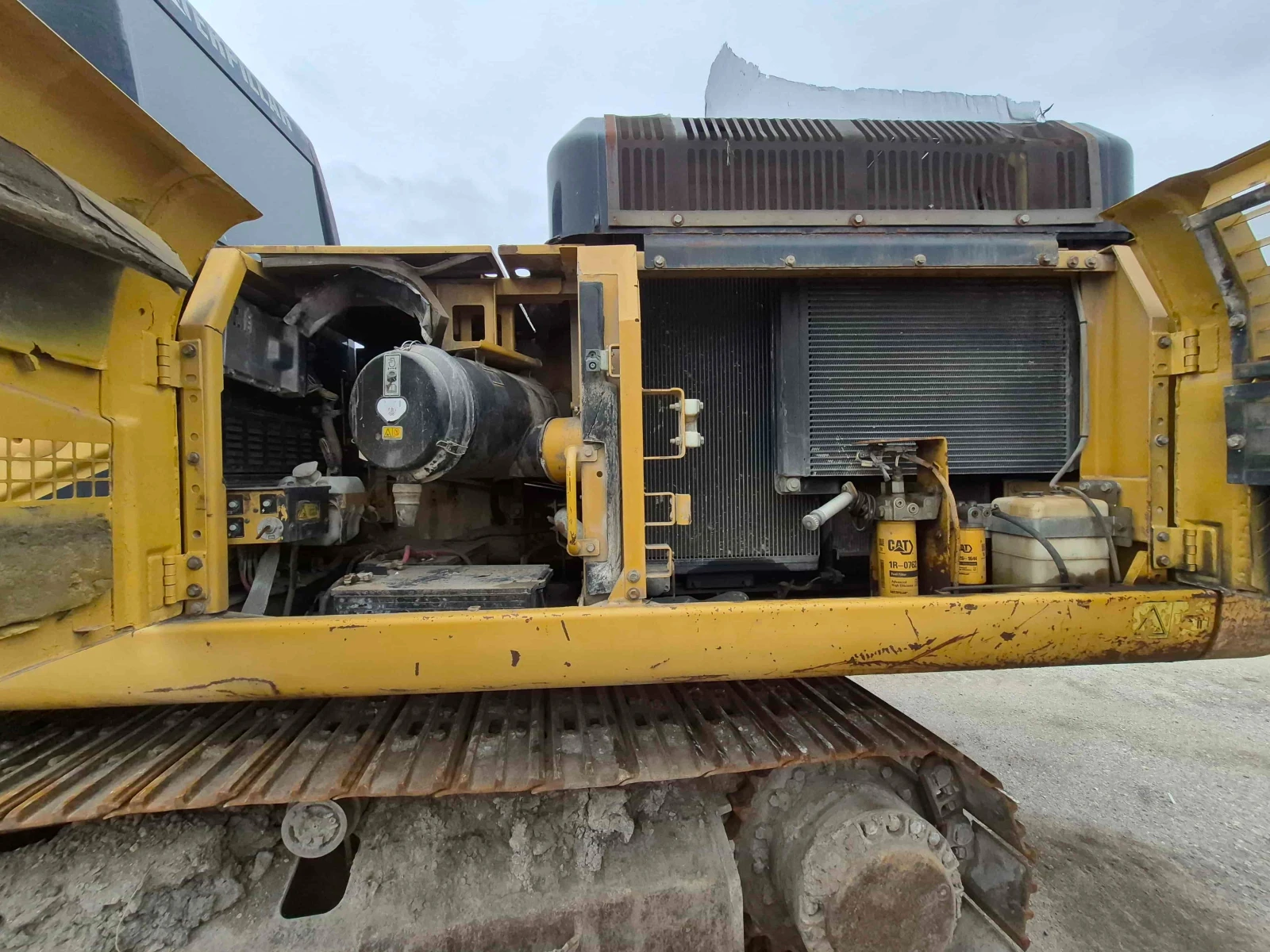 Багер Cat 330D, снимка 8 - Индустриална техника - 56623219