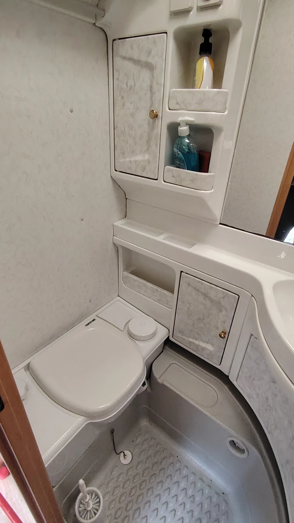 Каравана Hobby, снимка 8 - Каравани и кемпери - 54095288