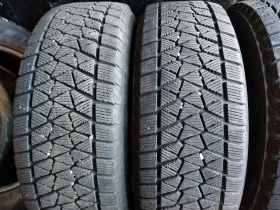 Гуми Зимни 225/65R17, снимка 2 - Гуми и джанти - 39103329