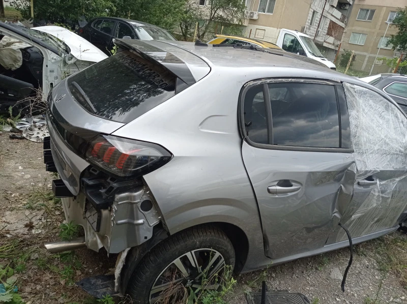 Peugeot 208 1.5 100к.с., Allure Pack +, снимка 4 - Автомобили и джипове - 41369610