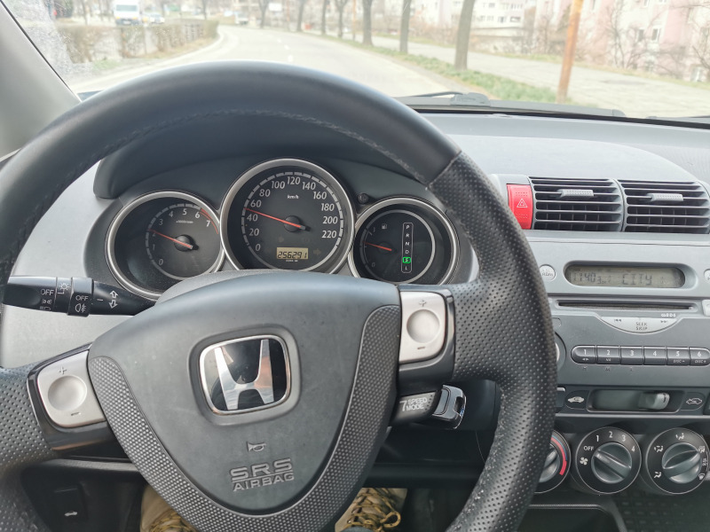 Honda Jazz, снимка 3 - Автомобили и джипове - 45463634