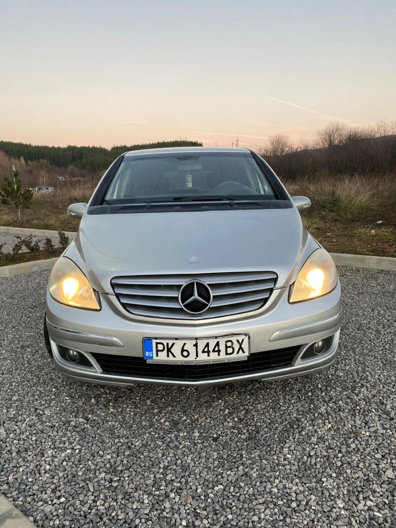 Mercedes-Benz B 180, снимка 1 - Автомобили и джипове - 48759587