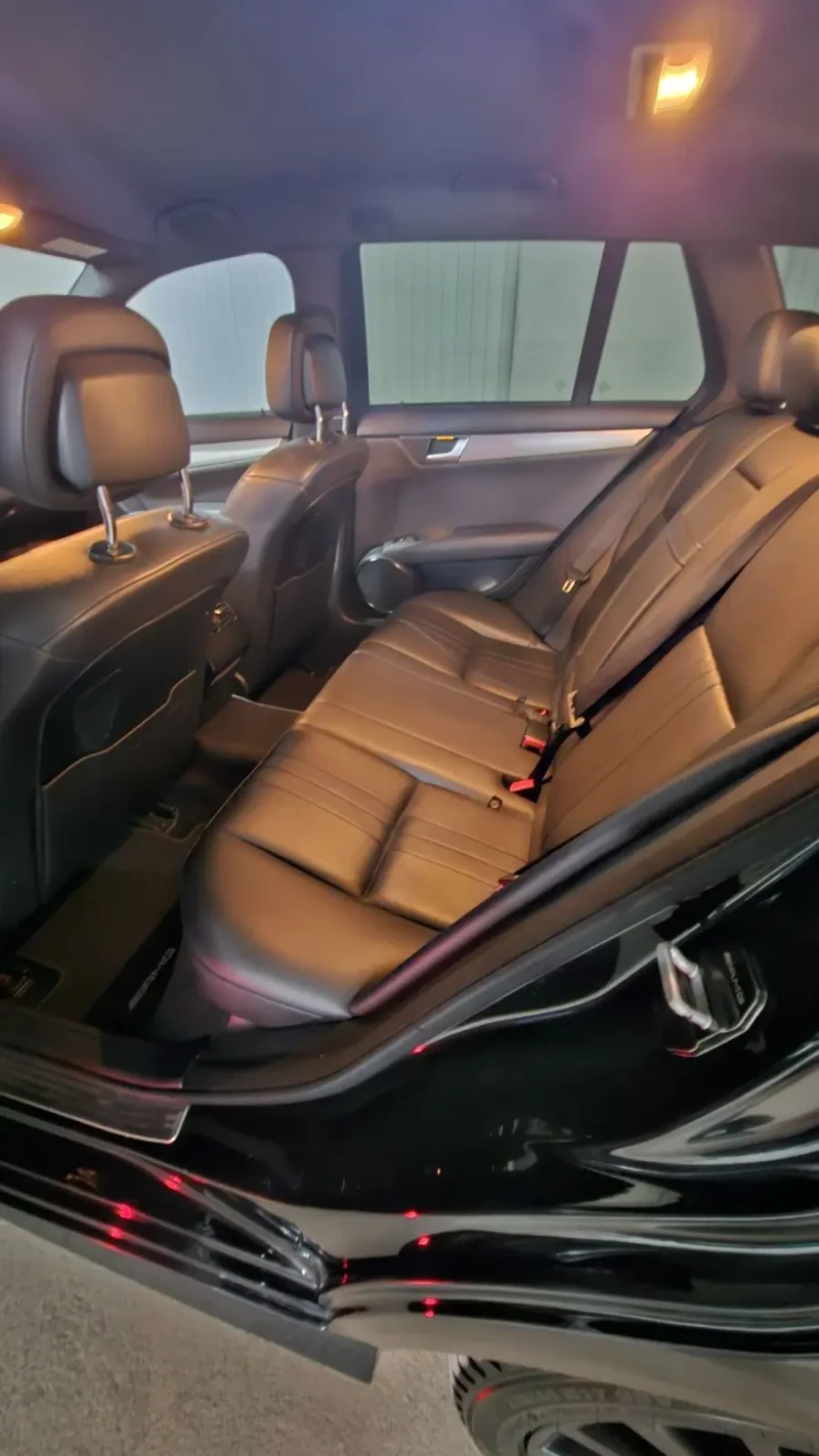 Mercedes-Benz C 300, снимка 14 - Автомобили и джипове - 52840477
