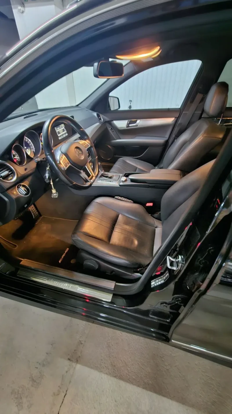 Mercedes-Benz C 300, снимка 8 - Автомобили и джипове - 52840477