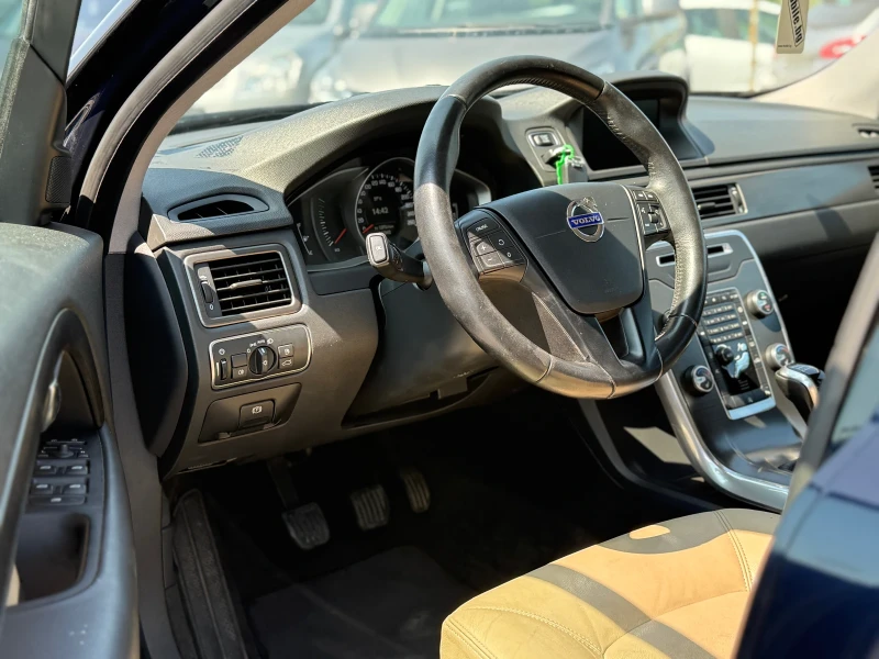 Volvo V70 D3, снимка 9 - Автомобили и джипове - 50657801