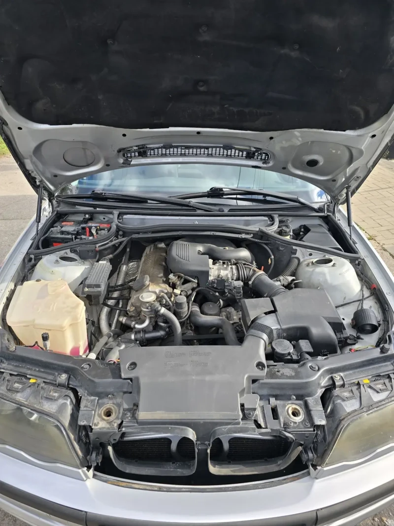 BMW 318, снимка 5 - Автомобили и джипове - 52325306