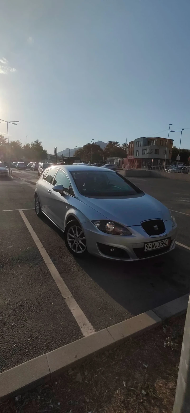 Seat Leon 1.6TDI, снимка 8 - Автомобили и джипове - 52589447