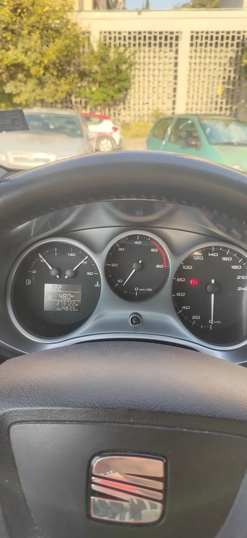 Seat Leon 1.6TDI, снимка 10 - Автомобили и джипове - 52589447