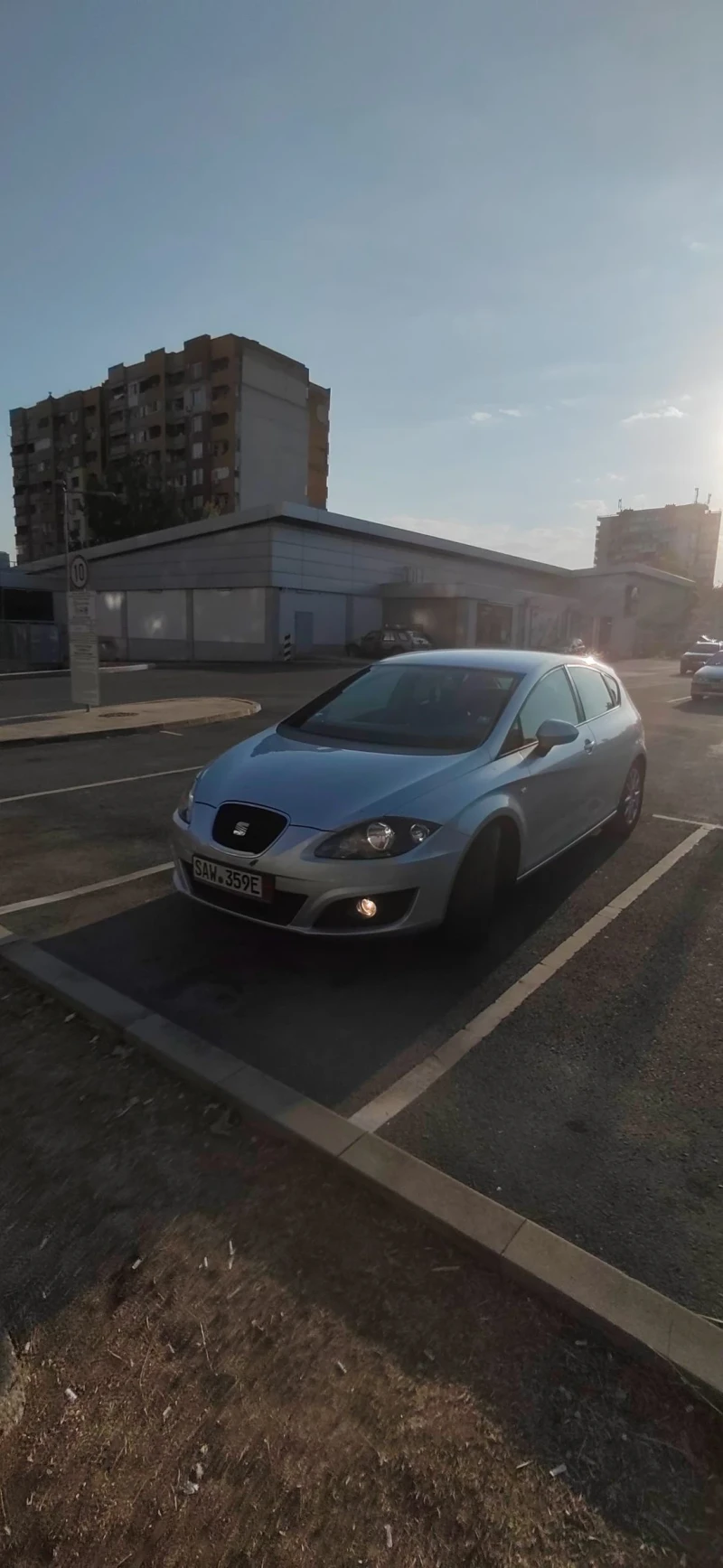 Seat Leon 1.6TDI, снимка 6 - Автомобили и джипове - 52589447