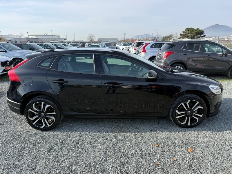 Volvo V40 Cross Country (KATO НОВА), снимка 4 - Автомобили и джипове - 52844406