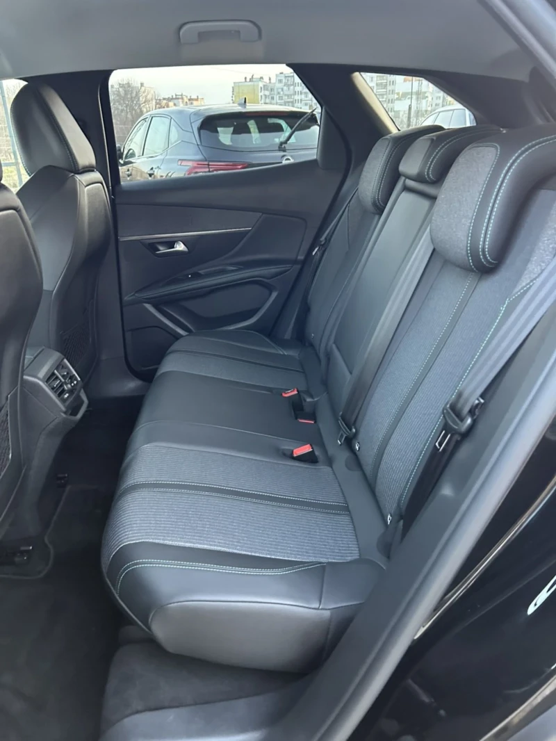 Peugeot 3008 1.5 HDI 130 * EAT 8 * VIRTUAL COCKPIT * CAM * NAVI, снимка 15 - Автомобили и джипове - 53207533