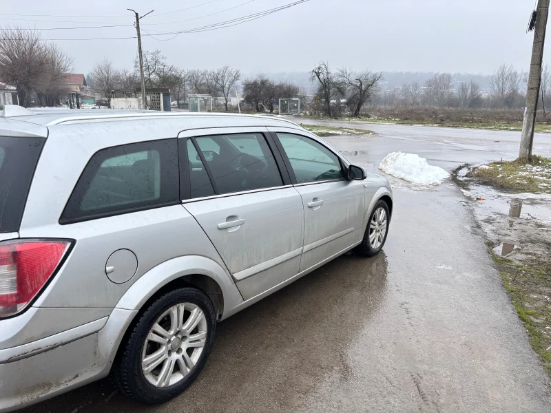 Opel Astra 1.7cdti, снимка 2 - Автомобили и джипове - 53380435
