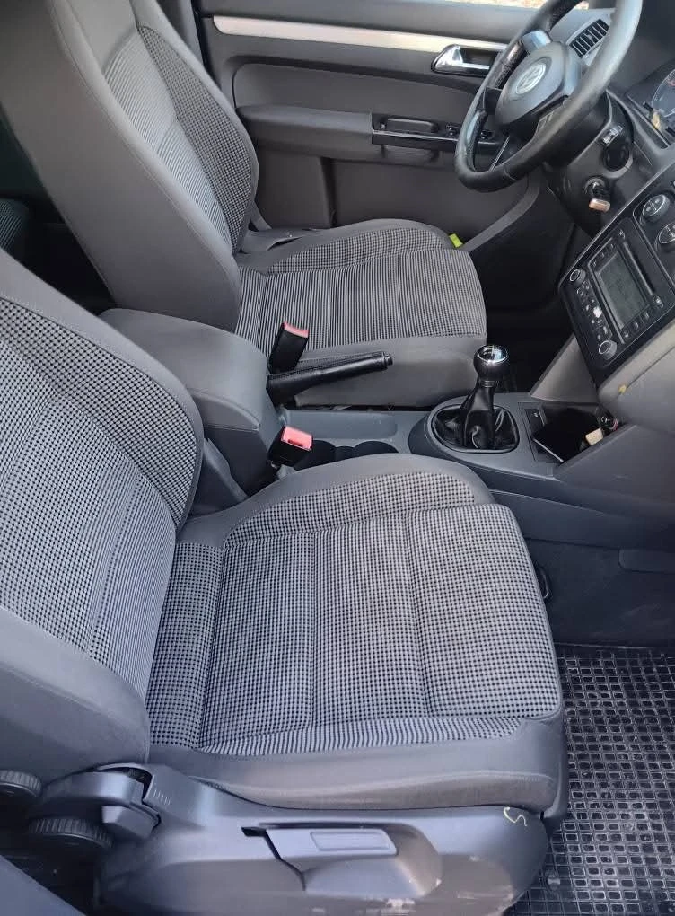 VW Touran, снимка 5 - Автомобили и джипове - 53154473