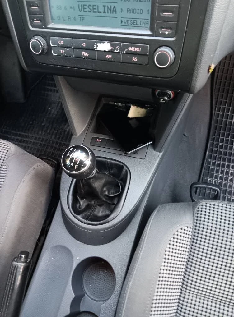 VW Touran, снимка 6 - Автомобили и джипове - 53154473