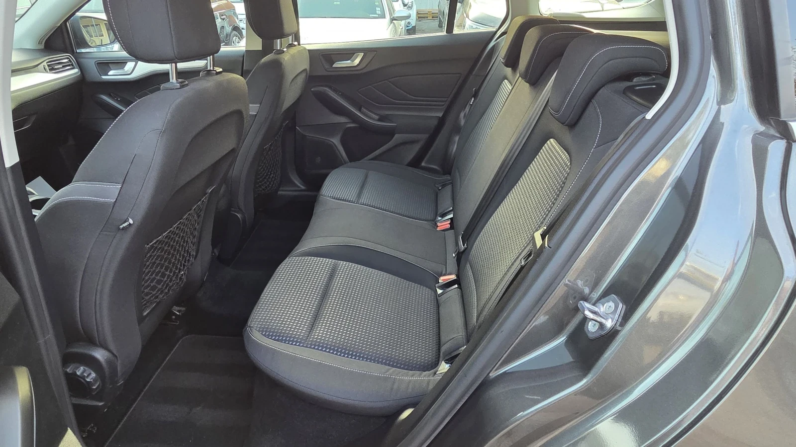 Ford Focus 12.2020/1.5D 120 к.с./LED - изображение 8