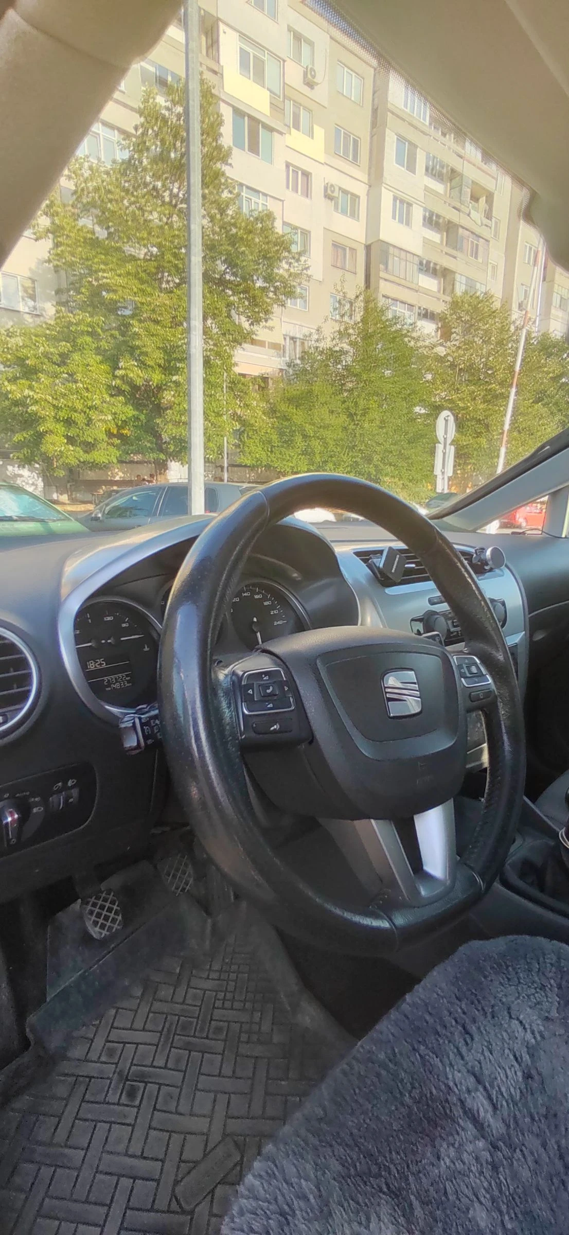 Seat Leon 1.6TDI | Mobile.bg — изображение 11