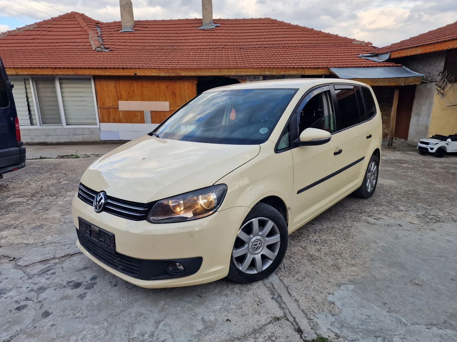VW Touran | Mobile.bg   1