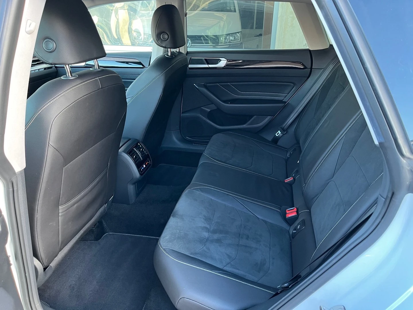 VW Arteon Elegance 2.0 TSI OPF DSG - изображение 6