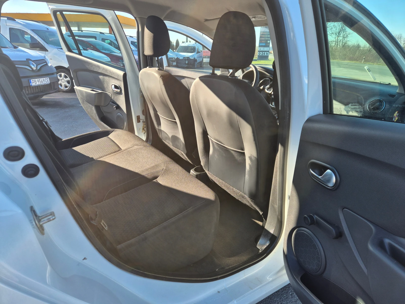 Dacia Dokker НОВ-M/T 1.5 DCI - изображение 10