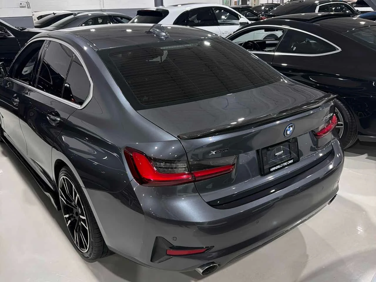 BMW 330 * 330e xDrive * БЕЗ ЗАБЕЛЕЖКИ* ПАНОРАМА* KEYLESS* , снимка 13 - Автомобили и джипове - 53827374