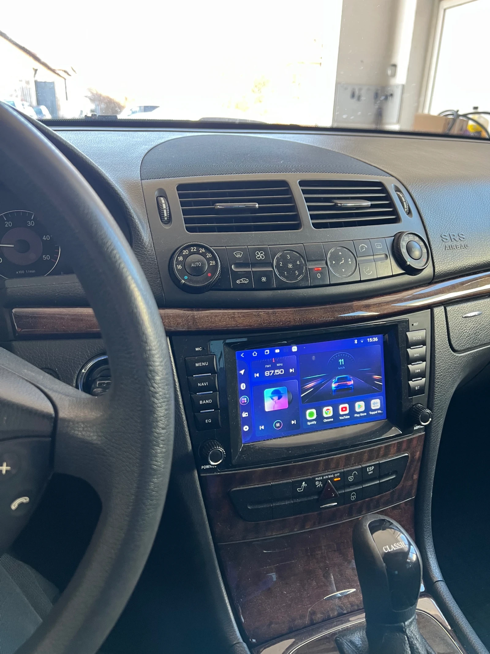 Mercedes-Benz 220, снимка 11 - Автомобили и джипове - 53866093