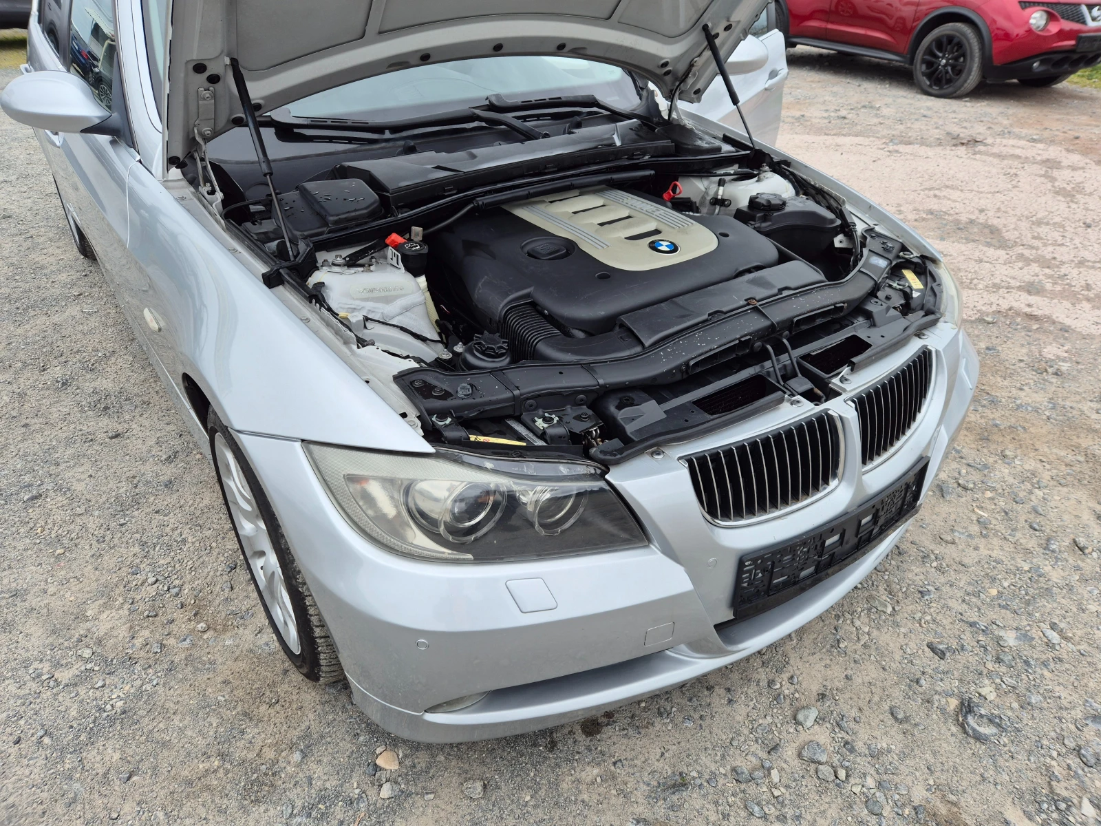 BMW 330 d XDrive, снимка 15 - Автомобили и джипове - 53950833