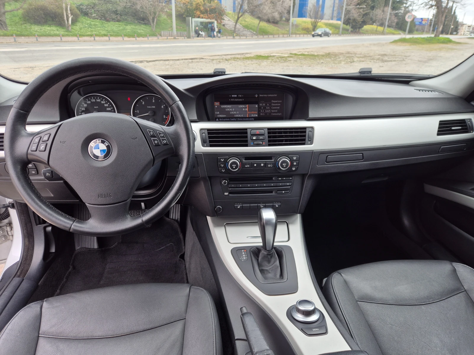 BMW 330 d XDrive, снимка 14 - Автомобили и джипове - 53950833